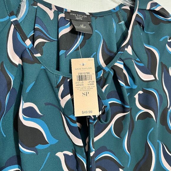 NWT ANN TAYLOR FACTORY Petite Teal Button Down Floral Top | size Small Petite - Picture 6 of 7